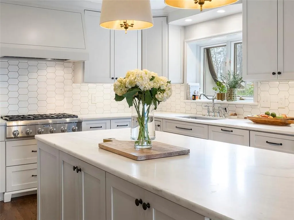 245 River North Drive, Sandy Springs, Georgia 30328, 5 Bedrooms Bedrooms, ,3 BathroomsBathrooms,Residential,Sold,245 River North Drive,6996539