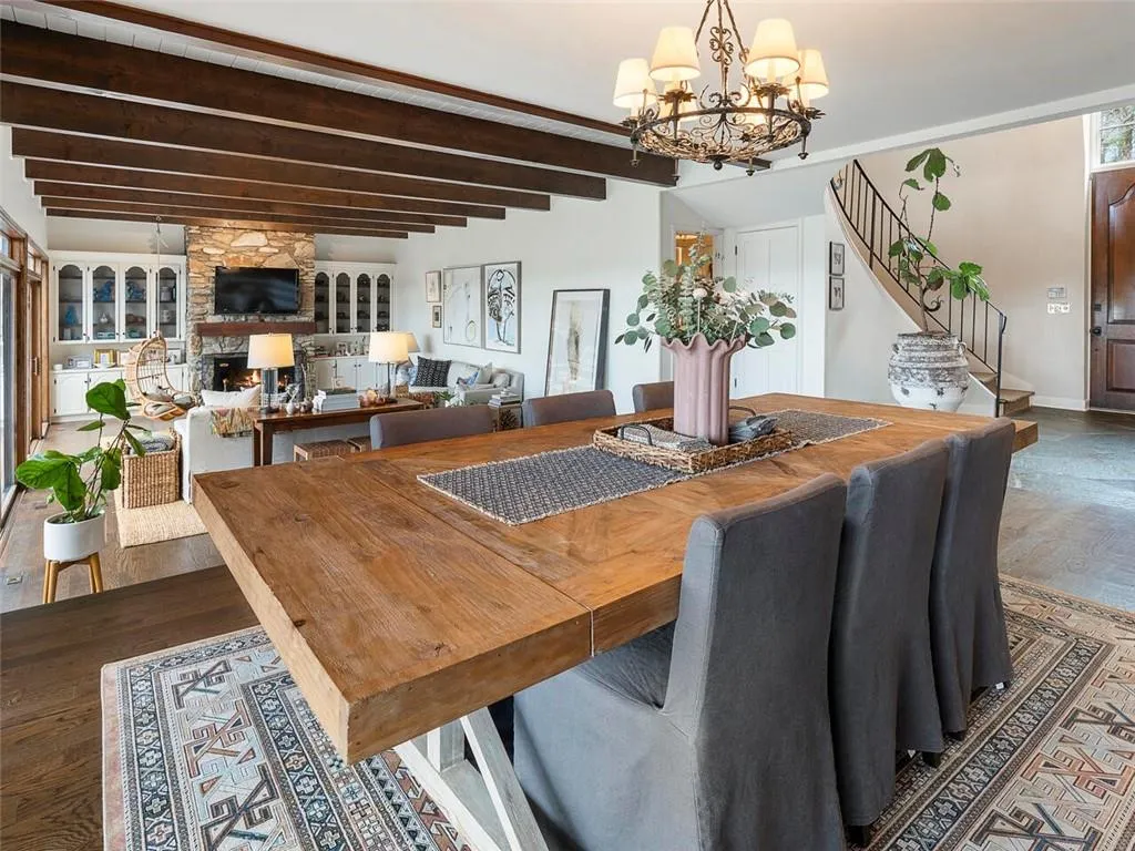 245 River North Drive, Sandy Springs, Georgia 30328, 5 Bedrooms Bedrooms, ,3 BathroomsBathrooms,Residential,Sold,245 River North Drive,6996539