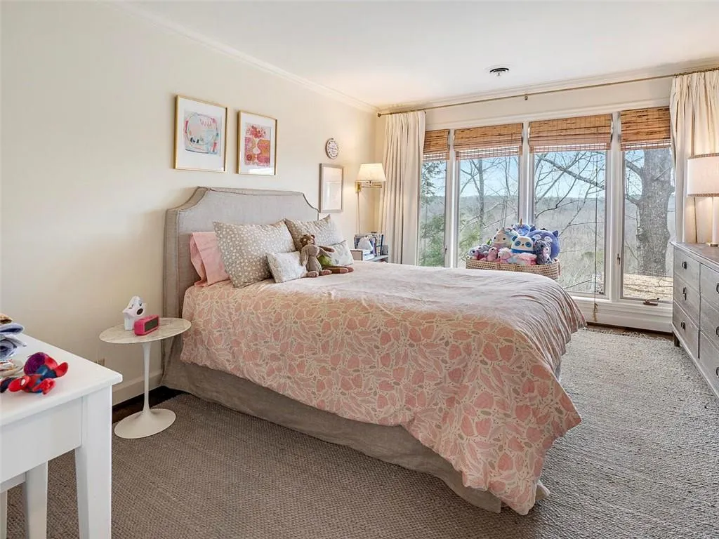 245 River North Drive, Sandy Springs, Georgia 30328, 5 Bedrooms Bedrooms, ,3 BathroomsBathrooms,Residential,Sold,245 River North Drive,6996539