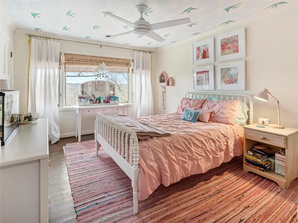 245 River North Drive, Sandy Springs, Georgia 30328, 5 Bedrooms Bedrooms, ,3 BathroomsBathrooms,Residential,Sold,245 River North Drive,6996539