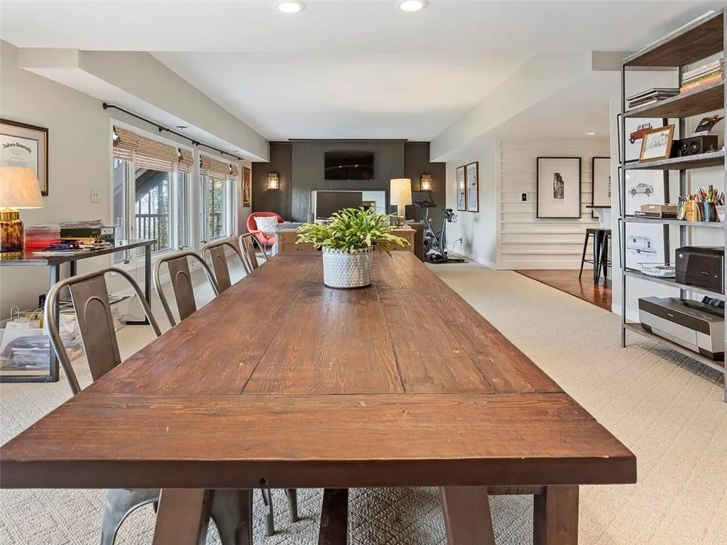 245 River North Drive, Sandy Springs, Georgia 30328, 5 Bedrooms Bedrooms, ,3 BathroomsBathrooms,Residential,Sold,245 River North Drive,6996539