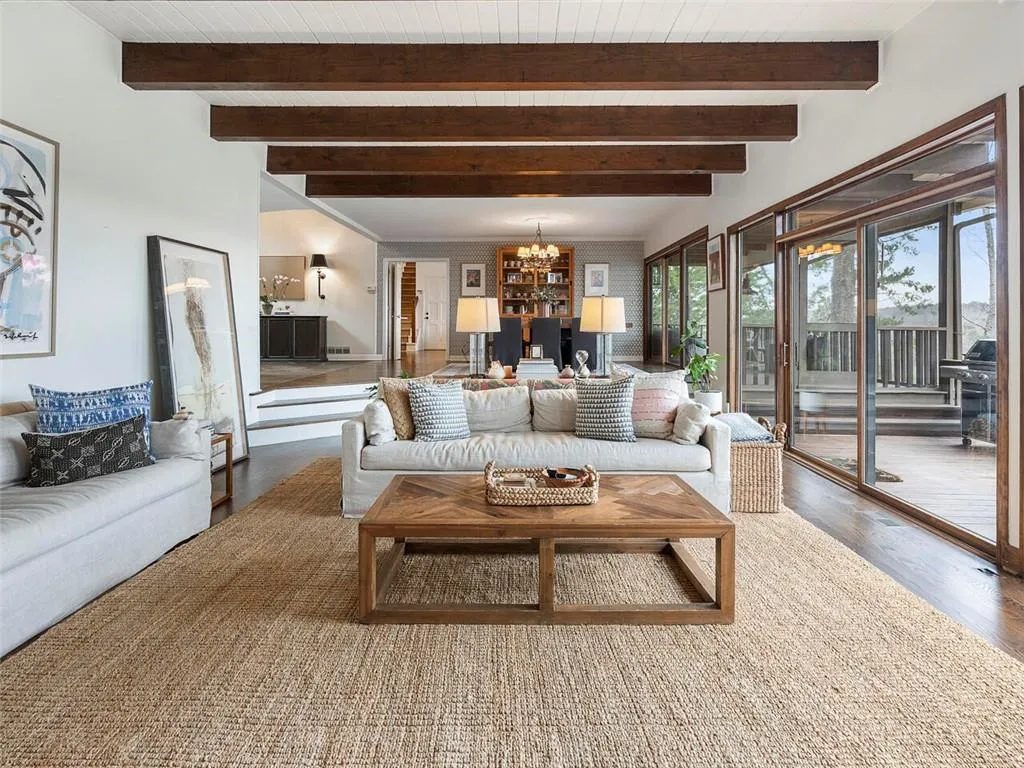 245 River North Drive, Sandy Springs, Georgia 30328, 5 Bedrooms Bedrooms, ,3 BathroomsBathrooms,Residential,Sold,245 River North Drive,6996539