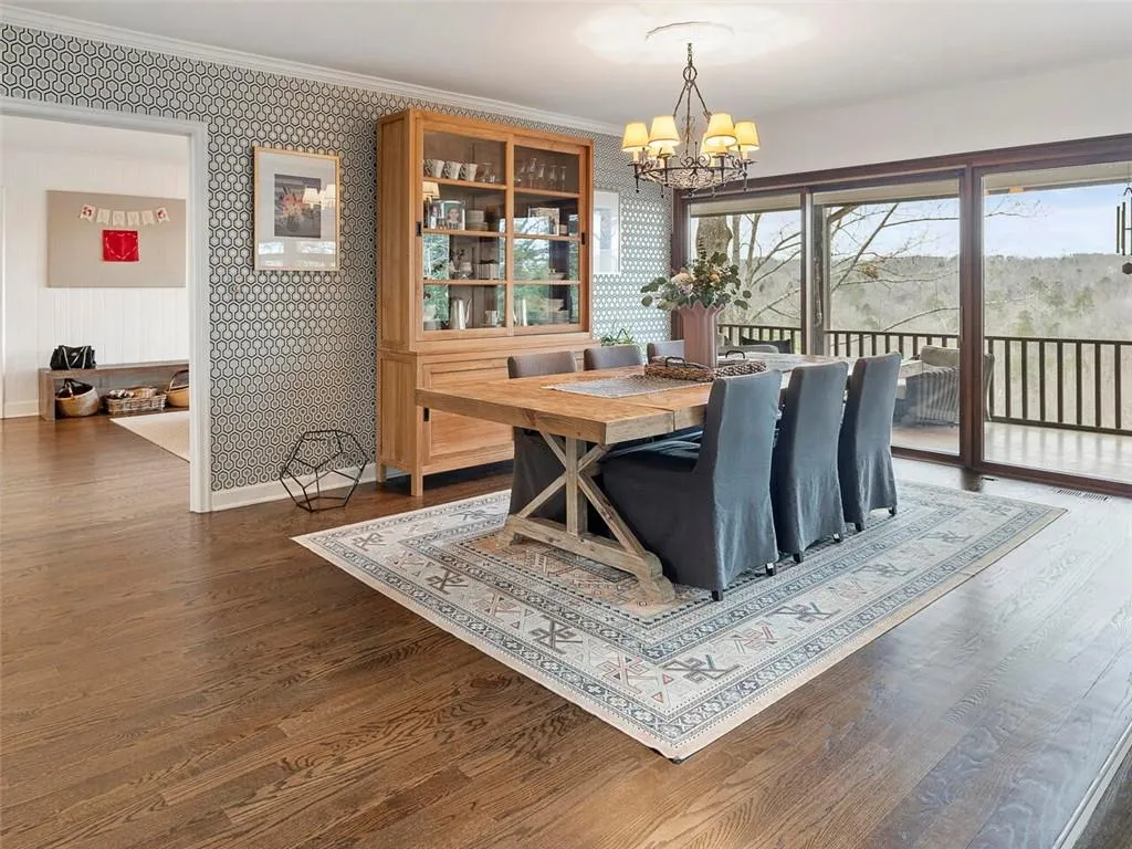 245 River North Drive, Sandy Springs, Georgia 30328, 5 Bedrooms Bedrooms, ,3 BathroomsBathrooms,Residential,Sold,245 River North Drive,6996539