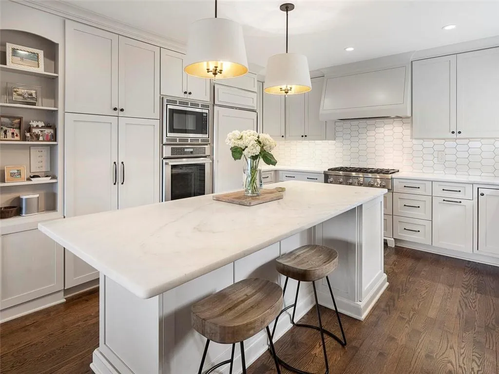 245 River North Drive, Sandy Springs, Georgia 30328, 5 Bedrooms Bedrooms, ,3 BathroomsBathrooms,Residential,Sold,245 River North Drive,6996539