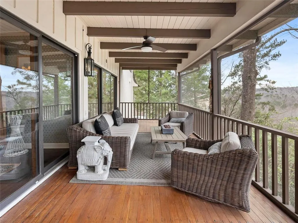 245 River North Drive, Sandy Springs, Georgia 30328, 5 Bedrooms Bedrooms, ,3 BathroomsBathrooms,Residential,Sold,245 River North Drive,6996539