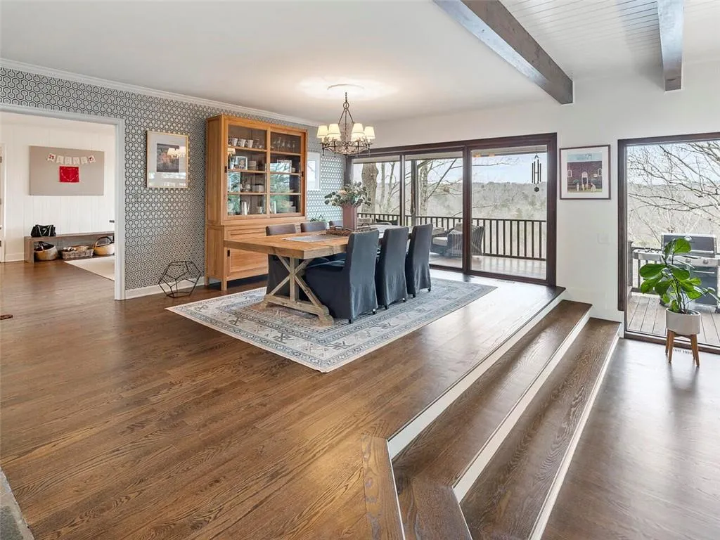 245 River North Drive, Sandy Springs, Georgia 30328, 5 Bedrooms Bedrooms, ,3 BathroomsBathrooms,Residential,Sold,245 River North Drive,6996539