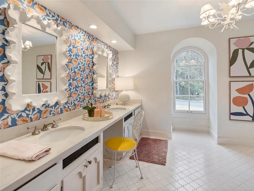 245 River North Drive, Sandy Springs, Georgia 30328, 5 Bedrooms Bedrooms, ,3 BathroomsBathrooms,Residential,Sold,245 River North Drive,6996539