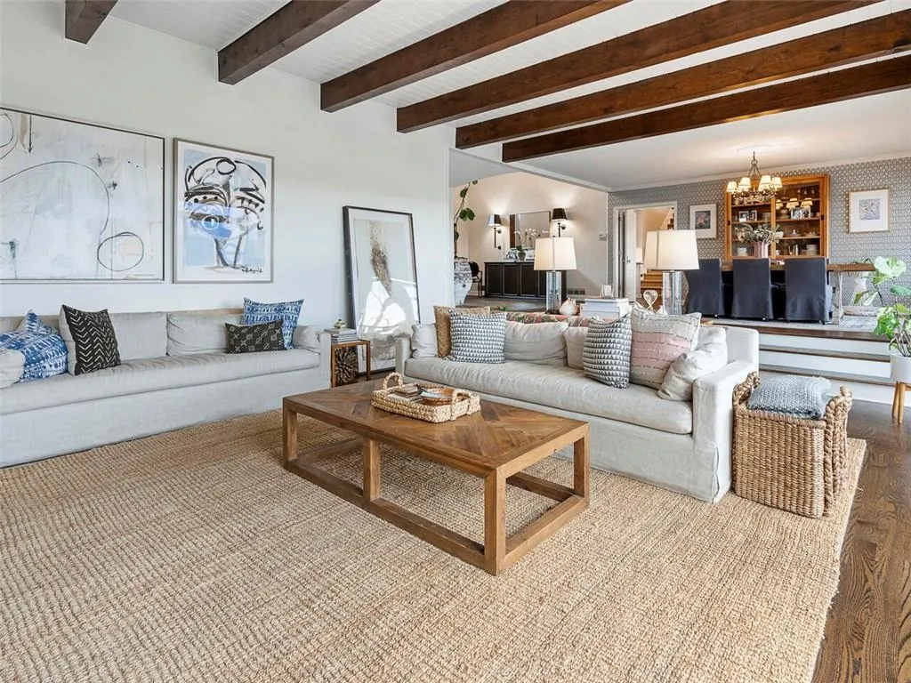 245 River North Drive, Sandy Springs, Georgia 30328, 5 Bedrooms Bedrooms, ,3 BathroomsBathrooms,Residential,Sold,245 River North Drive,6996539