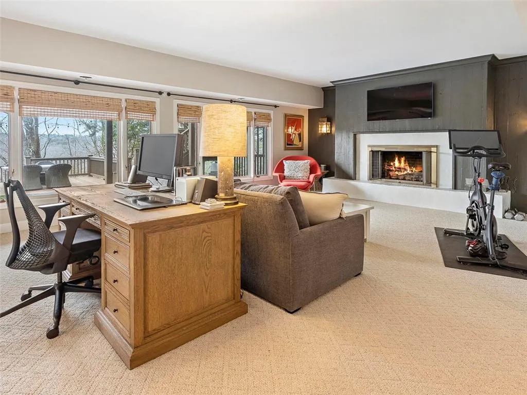 245 River North Drive, Sandy Springs, Georgia 30328, 5 Bedrooms Bedrooms, ,3 BathroomsBathrooms,Residential,Sold,245 River North Drive,6996539