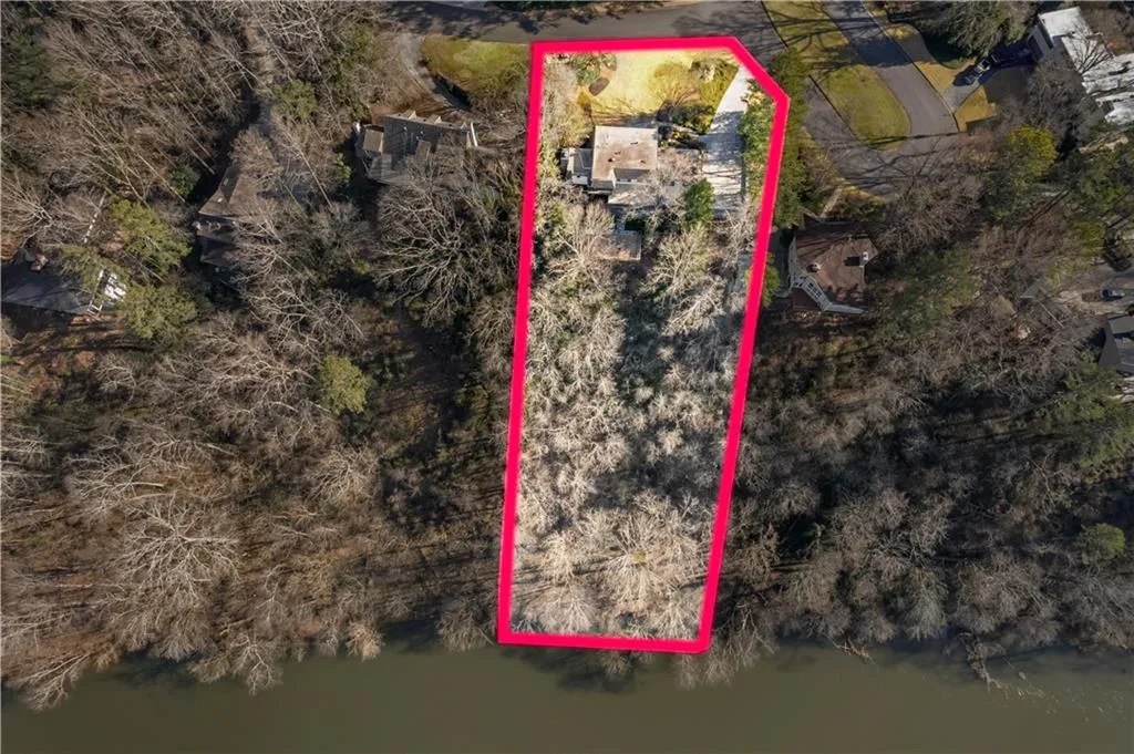 245 River North Drive, Sandy Springs, Georgia 30328, 5 Bedrooms Bedrooms, ,3 BathroomsBathrooms,Residential,Sold,245 River North Drive,6996539