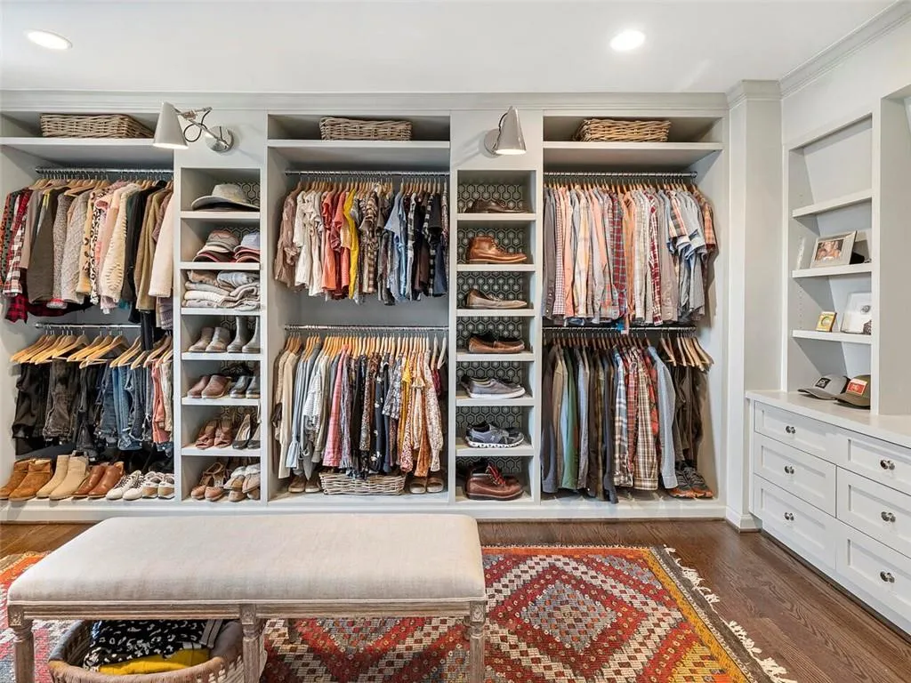 245 River North Drive, Sandy Springs, Georgia 30328, 5 Bedrooms Bedrooms, ,3 BathroomsBathrooms,Residential,Sold,245 River North Drive,6996539