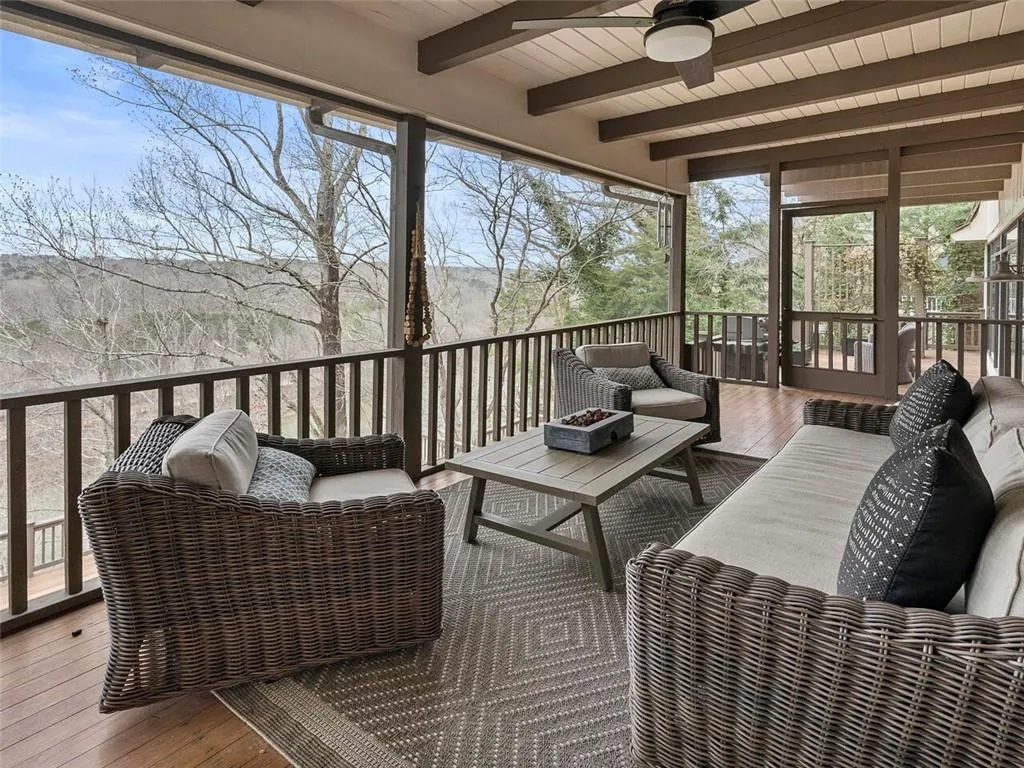 245 River North Drive, Sandy Springs, Georgia 30328, 5 Bedrooms Bedrooms, ,3 BathroomsBathrooms,Residential,Sold,245 River North Drive,6996539