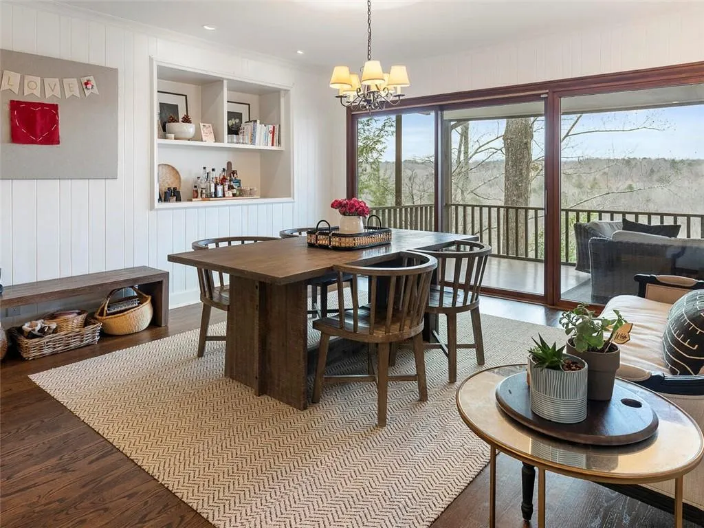 245 River North Drive, Sandy Springs, Georgia 30328, 5 Bedrooms Bedrooms, ,3 BathroomsBathrooms,Residential,Sold,245 River North Drive,6996539