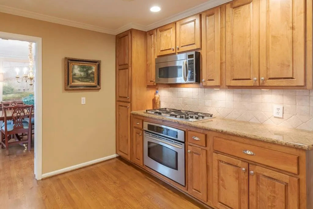 330 Skyridge Drive, Sandy Springs, Georgia 30350, 4 Bedrooms Bedrooms, ,3 BathroomsBathrooms,Residential,Sold,330 Skyridge Drive,6670153