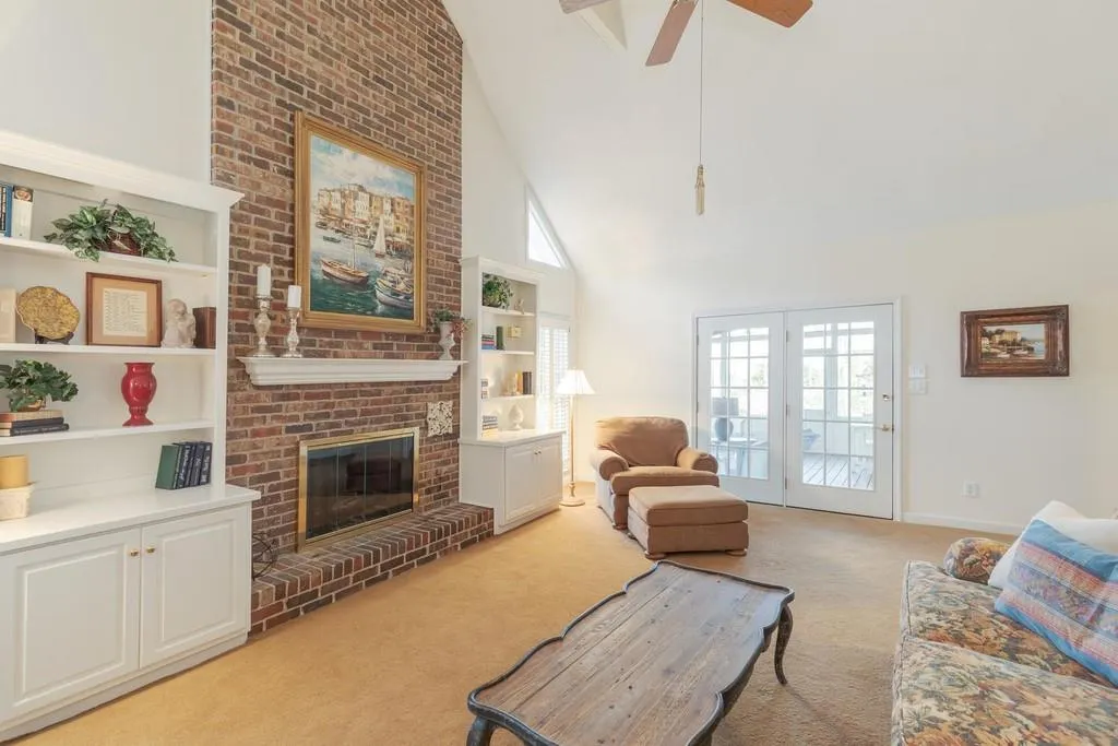 330 Skyridge Drive, Sandy Springs, Georgia 30350, 4 Bedrooms Bedrooms, ,3 BathroomsBathrooms,Residential,Sold,330 Skyridge Drive,6670153