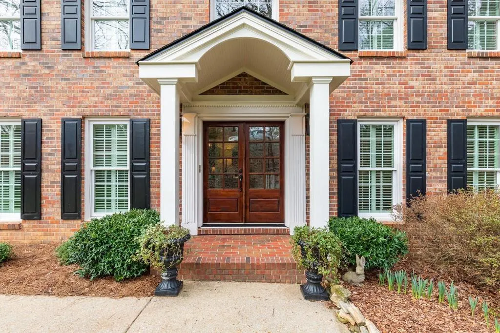 330 Skyridge Drive, Sandy Springs, Georgia 30350, 4 Bedrooms Bedrooms, ,3 BathroomsBathrooms,Residential,Sold,330 Skyridge Drive,6670153
