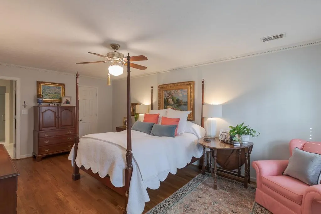 330 Skyridge Drive, Sandy Springs, Georgia 30350, 4 Bedrooms Bedrooms, ,3 BathroomsBathrooms,Residential,Sold,330 Skyridge Drive,6670153
