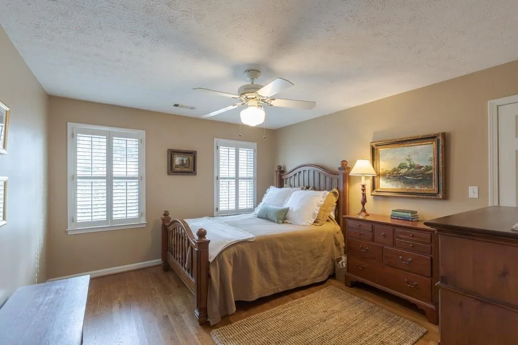 330 Skyridge Drive, Sandy Springs, Georgia 30350, 4 Bedrooms Bedrooms, ,3 BathroomsBathrooms,Residential,Sold,330 Skyridge Drive,6670153