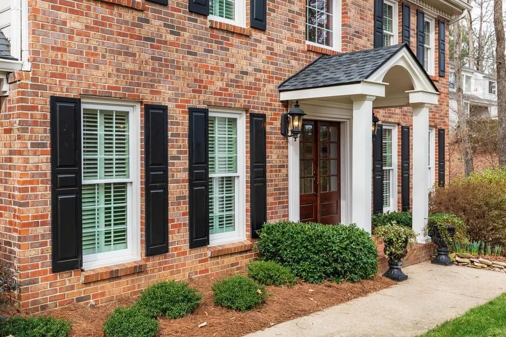 330 Skyridge Drive, Sandy Springs, Georgia 30350, 4 Bedrooms Bedrooms, ,3 BathroomsBathrooms,Residential,Sold,330 Skyridge Drive,6670153