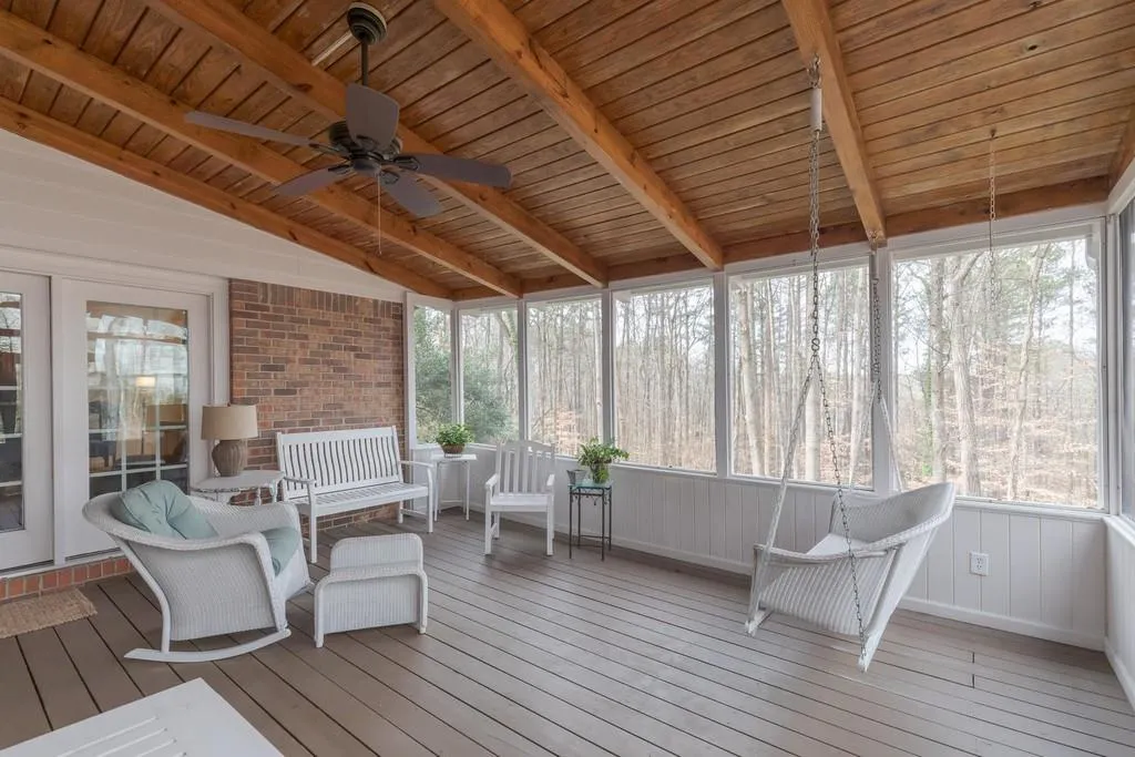 330 Skyridge Drive, Sandy Springs, Georgia 30350, 4 Bedrooms Bedrooms, ,3 BathroomsBathrooms,Residential,Sold,330 Skyridge Drive,6670153