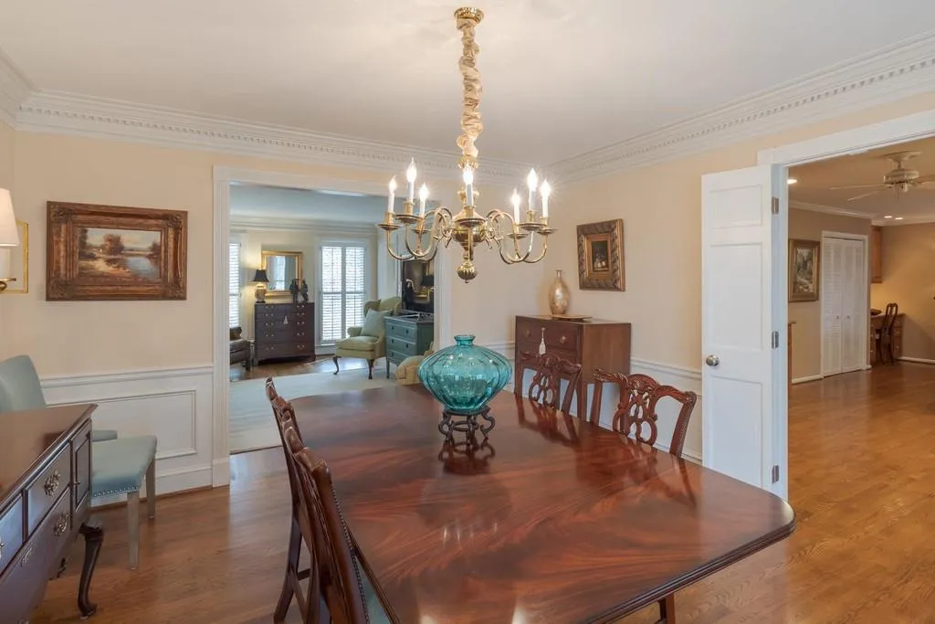 330 Skyridge Drive, Sandy Springs, Georgia 30350, 4 Bedrooms Bedrooms, ,3 BathroomsBathrooms,Residential,Sold,330 Skyridge Drive,6670153