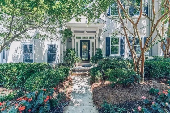 9385 Knollcrest Boulevard, Johns Creek, Georgia 30022
