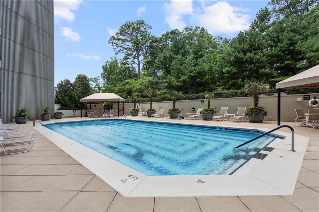 2660 Peachtree Road Nw Unit 4g, Atlanta, Georgia 30305, 2 Bedrooms Bedrooms, 0 ,2 BathroomsBathrooms,Residential,For Sale,2660 Peachtree Road Nw Unit 4g,7734382