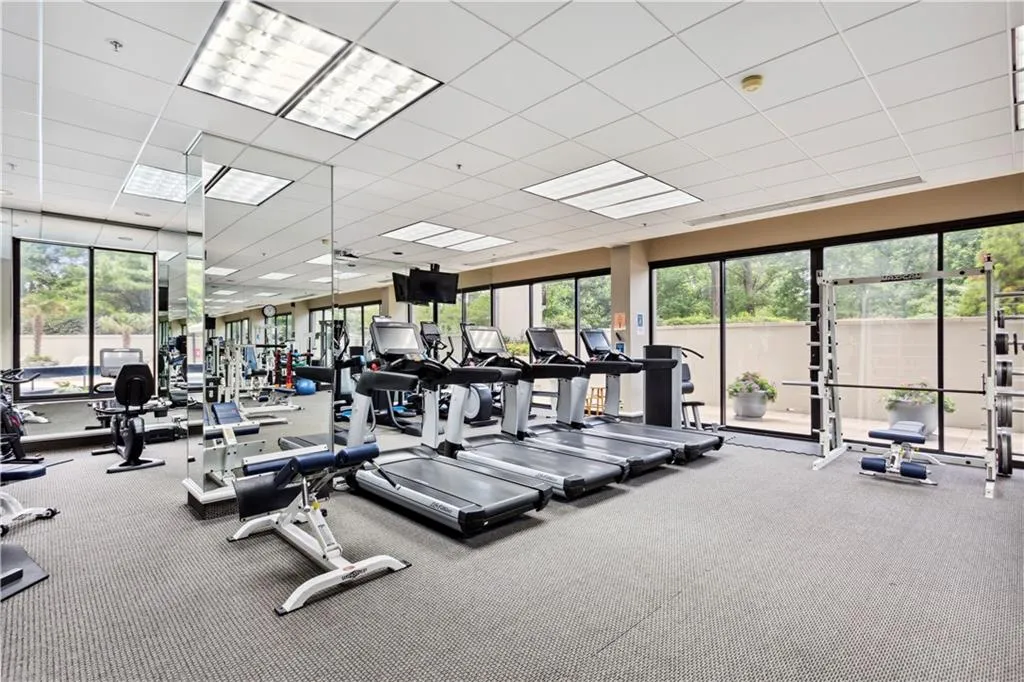2660 Peachtree Road Nw Unit 4g, Atlanta, Georgia 30305, 2 Bedrooms Bedrooms, 0 ,2 BathroomsBathrooms,Residential,For Sale,2660 Peachtree Road Nw Unit 4g,7734382