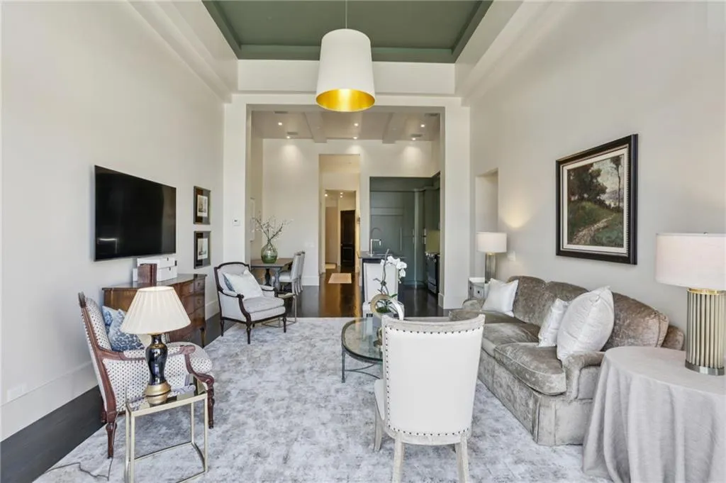 2660 Peachtree Road Nw Unit 4g, Atlanta, Georgia 30305, 2 Bedrooms Bedrooms, 0 ,2 BathroomsBathrooms,Residential,For Sale,2660 Peachtree Road Nw Unit 4g,7734382