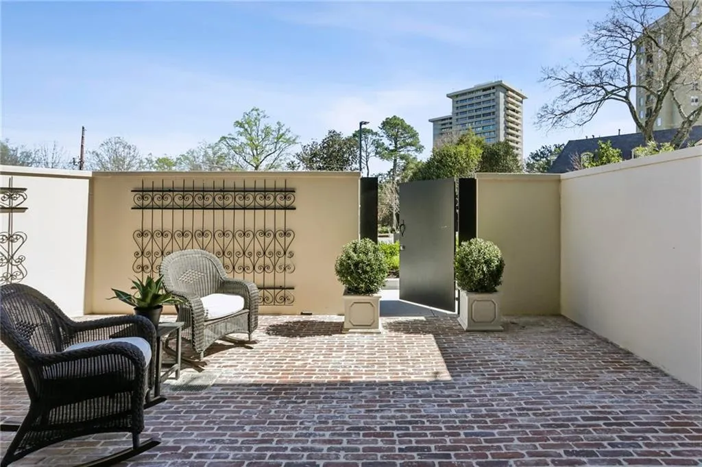 2660 Peachtree Road Nw Unit 4g, Atlanta, Georgia 30305, 2 Bedrooms Bedrooms, 0 ,2 BathroomsBathrooms,Residential,For Sale,2660 Peachtree Road Nw Unit 4g,7734382