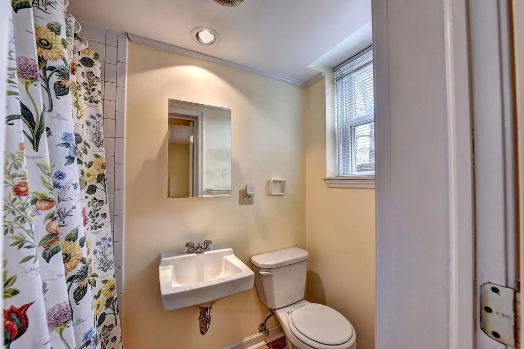 4740 Cherrywood Lane, Atlanta, Georgia 30342, 4 Bedrooms Bedrooms, ,3 BathroomsBathrooms,Residential,Sold,4740 Cherrywood Lane,6534182