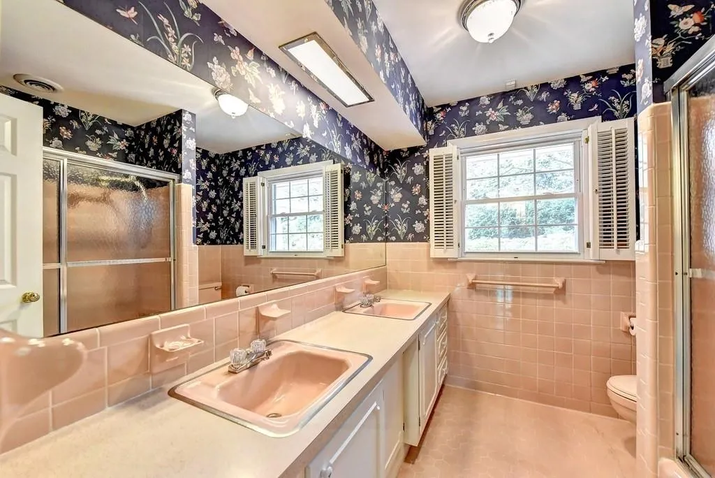 4740 Cherrywood Lane, Atlanta, Georgia 30342, 4 Bedrooms Bedrooms, ,3 BathroomsBathrooms,Residential,Sold,4740 Cherrywood Lane,6534182