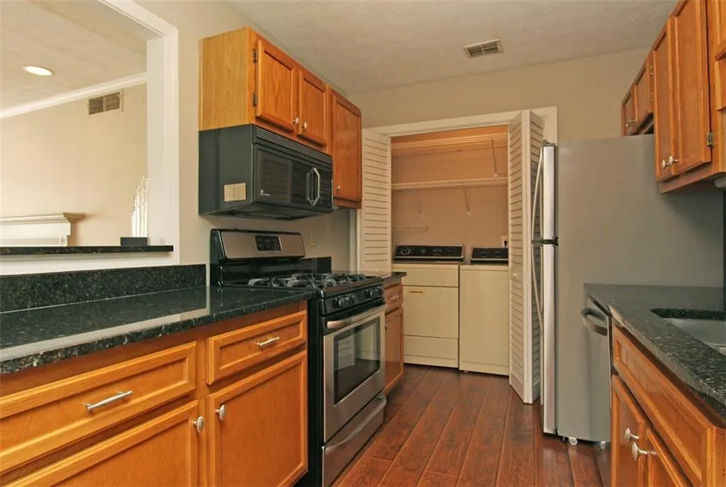 308 Gettysburg Place Unit 308, Sandy Springs, Georgia 30350, 2 Bedrooms Bedrooms, ,2 BathroomsBathrooms,Residential,Sold,308 Gettysburg Place Unit 308,5800208