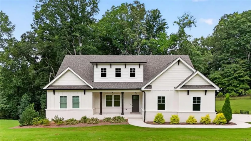 727 Old Collins Road, Hoschton, Georgia 30548