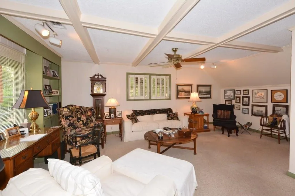 370 Thornwood Drive, Sandy Springs, Georgia 30328, 4 Bedrooms Bedrooms, ,3 BathroomsBathrooms,Residential,Sold,370 Thornwood Drive,5570109