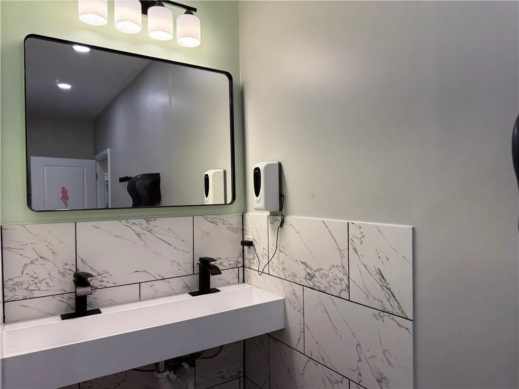6008 Wingate Way Unit 6008, Atlanta, Georgia 30350, 1 Bedroom Bedrooms, ,1 BathroomBathrooms,Residential,Sold,6008 Wingate Way Unit 6008,7760926