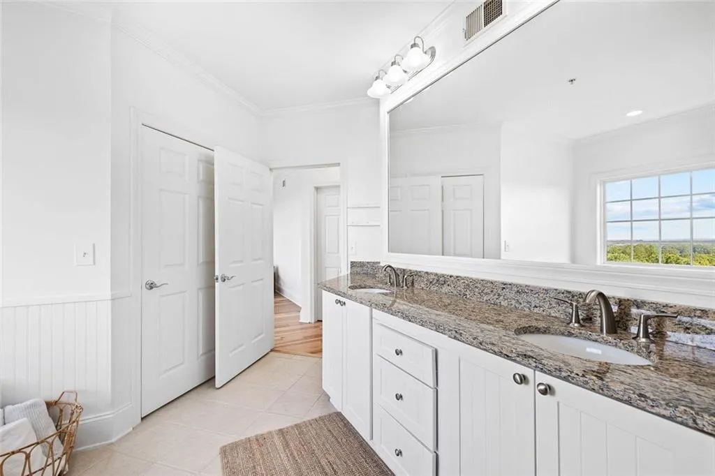 4100 Paces Walk Se Unit 4406, Atlanta, Georgia 30339, 3 Bedrooms Bedrooms, ,2 BathroomsBathrooms,Residential,For Sale,4100 Paces Walk Se Unit 4406,7567683