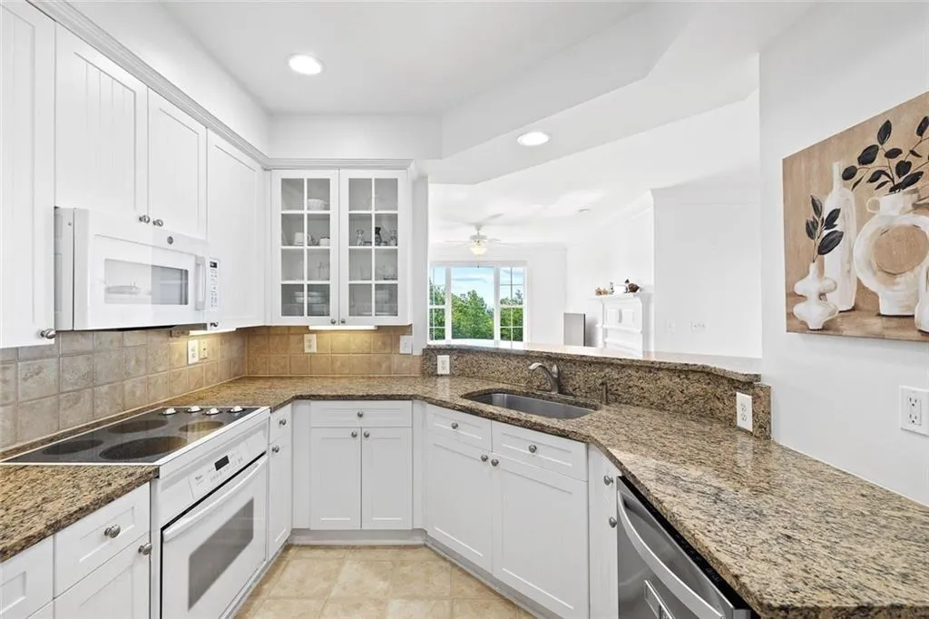 4100 Paces Walk Se Unit 4406, Atlanta, Georgia 30339, 3 Bedrooms Bedrooms, ,2 BathroomsBathrooms,Residential,For Sale,4100 Paces Walk Se Unit 4406,7567683