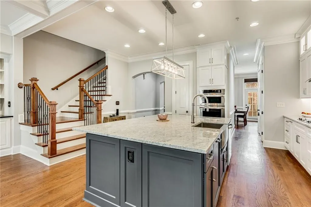 613 Riverlawn Court Unit 23, Atlanta, Georgia 30339, 3 Bedrooms Bedrooms, ,3 BathroomsBathrooms,Residential,Sold,613 Riverlawn Court Unit 23,7158119