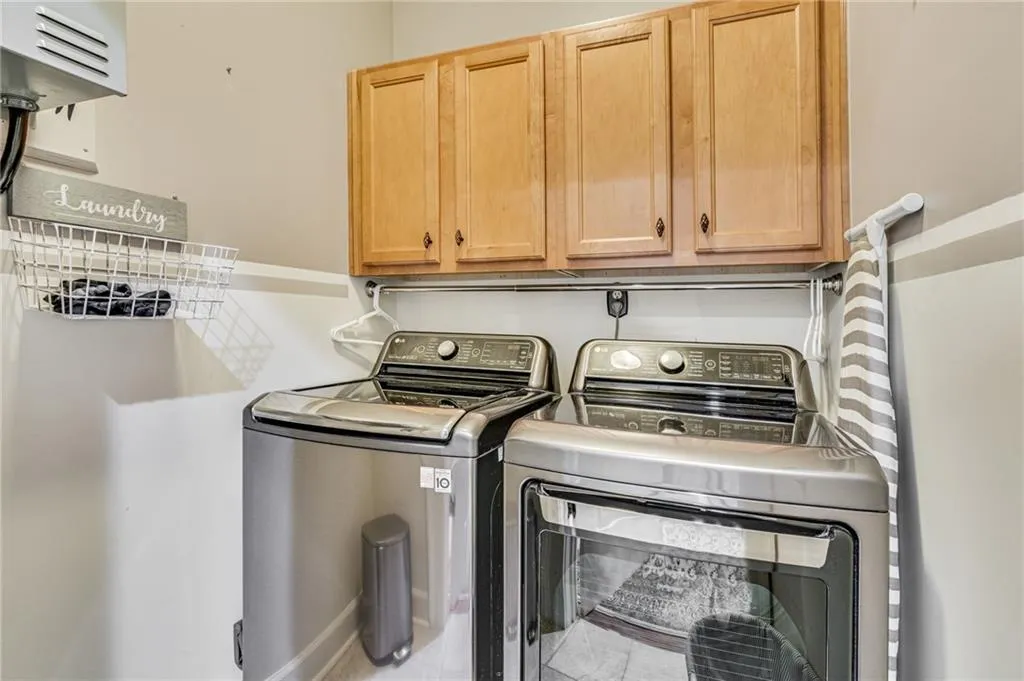 613 Riverlawn Court Unit 23, Atlanta, Georgia 30339, 3 Bedrooms Bedrooms, ,3 BathroomsBathrooms,Residential,Sold,613 Riverlawn Court Unit 23,7158119