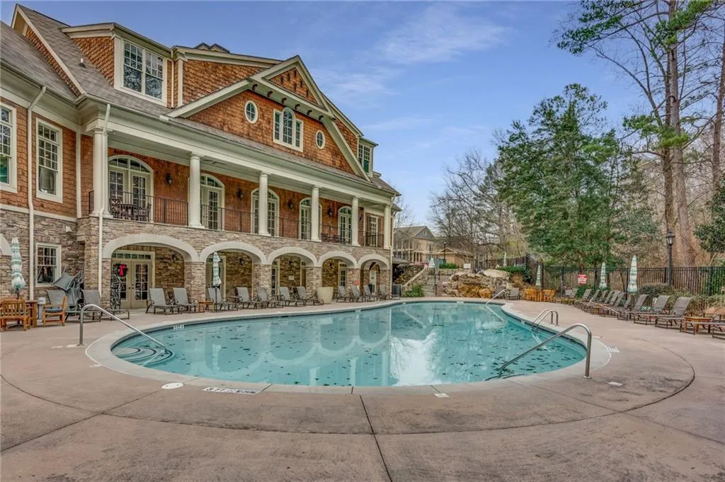 613 Riverlawn Court Unit 23, Atlanta, Georgia 30339, 3 Bedrooms Bedrooms, ,3 BathroomsBathrooms,Residential,Sold,613 Riverlawn Court Unit 23,7158119