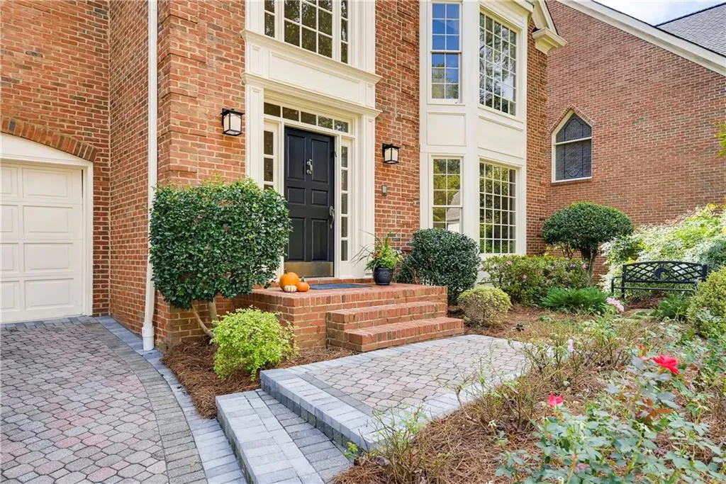 235 Grosvenor Place, Atlanta, Georgia 30328, 3 Bedrooms Bedrooms, ,3 BathroomsBathrooms,Residential,Sold,235 Grosvenor Place,6085909