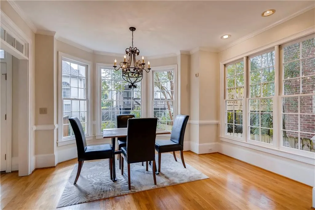 235 Grosvenor Place, Atlanta, Georgia 30328, 3 Bedrooms Bedrooms, ,3 BathroomsBathrooms,Residential,Sold,235 Grosvenor Place,6085909