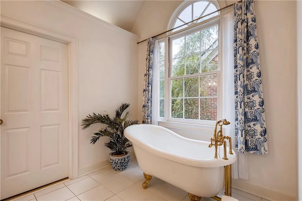 235 Grosvenor Place, Atlanta, Georgia 30328, 3 Bedrooms Bedrooms, ,3 BathroomsBathrooms,Residential,Sold,235 Grosvenor Place,6085909