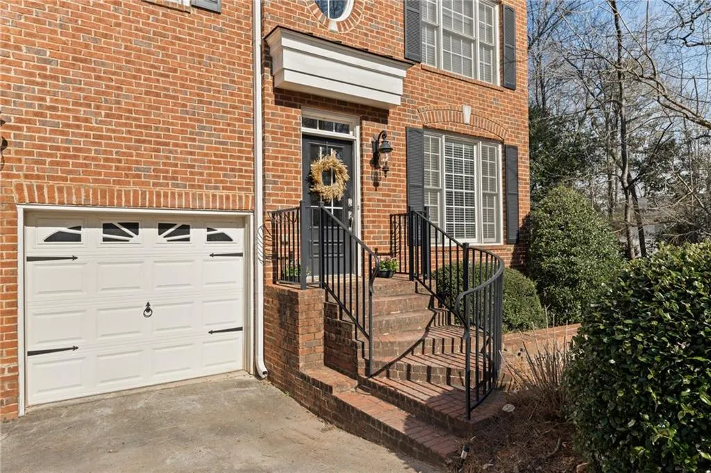 996 Pitts #f Road, Sandy Springs, Georgia 30350, 4 Bedrooms Bedrooms, ,3 BathroomsBathrooms,Residential,Sold,996 Pitts #f Road,7180394