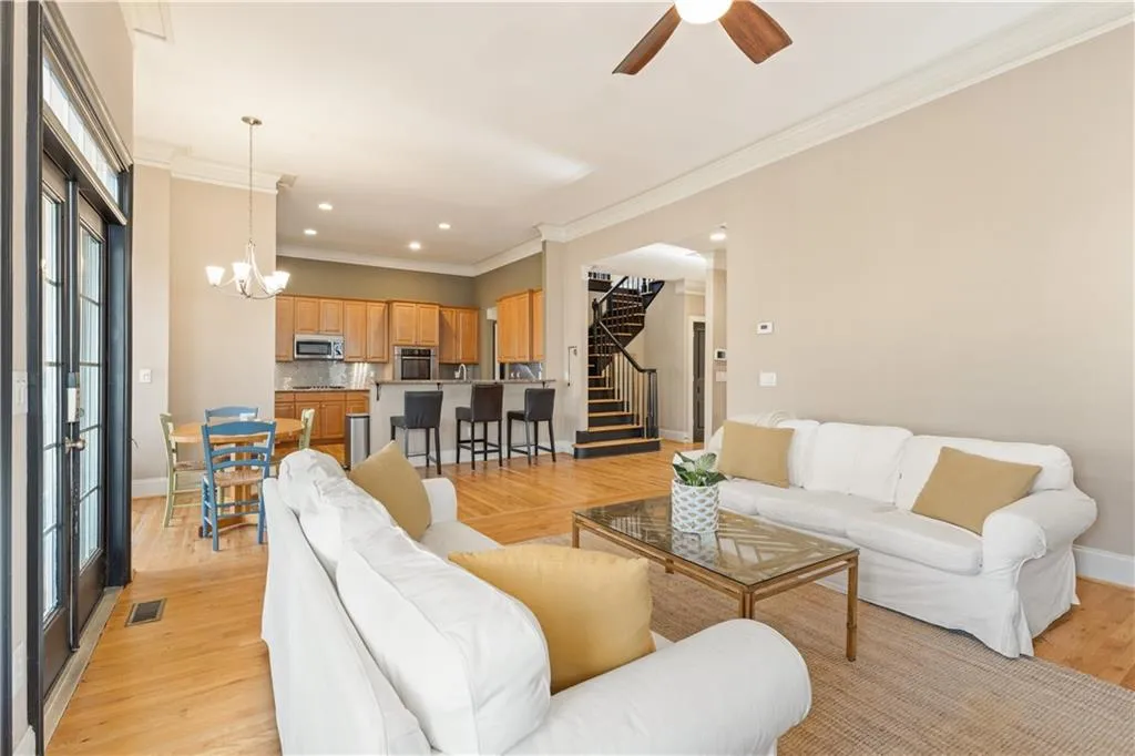 996 Pitts #f Road, Sandy Springs, Georgia 30350, 4 Bedrooms Bedrooms, ,3 BathroomsBathrooms,Residential,Sold,996 Pitts #f Road,7180394
