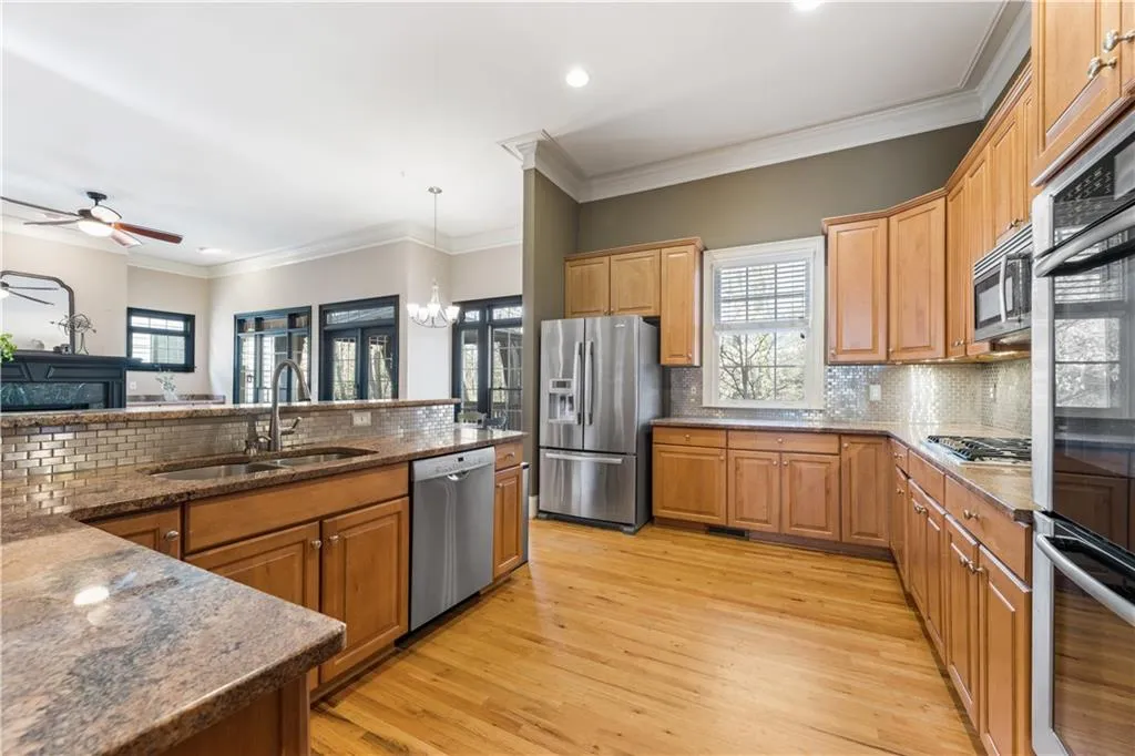 996 Pitts #f Road, Sandy Springs, Georgia 30350, 4 Bedrooms Bedrooms, ,3 BathroomsBathrooms,Residential,Sold,996 Pitts #f Road,7180394
