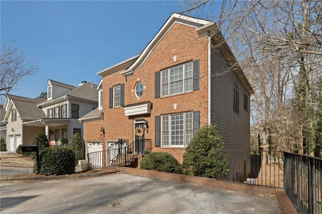 996 Pitts #f Road, Sandy Springs, Georgia 30350, 4 Bedrooms Bedrooms, ,3 BathroomsBathrooms,Residential,Sold,996 Pitts #f Road,7180394