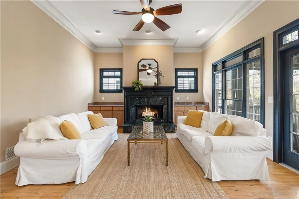 996 Pitts #f Road, Sandy Springs, Georgia 30350, 4 Bedrooms Bedrooms, ,3 BathroomsBathrooms,Residential,Sold,996 Pitts #f Road,7180394