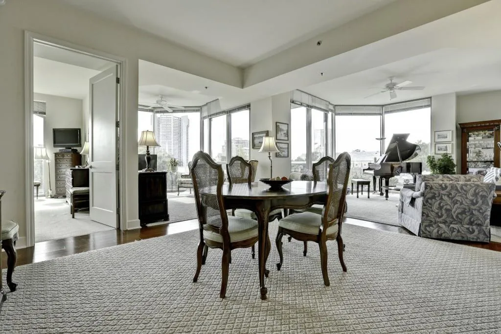 2795 Peachtree Road Ne Unit 502, Atlanta, Georgia 30305, 2 Bedrooms Bedrooms, ,2 BathroomsBathrooms,Residential,Sold,2795 Peachtree Road Ne Unit 502,5770163